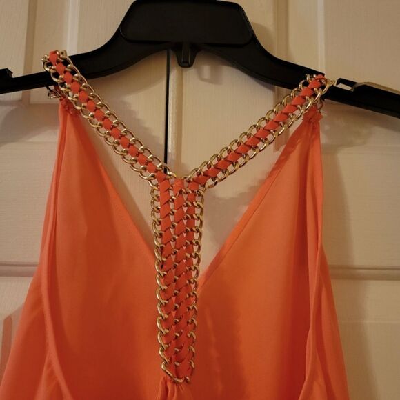 Pastel sleeveless top with gold braided strap in back - Picture 3 of 6